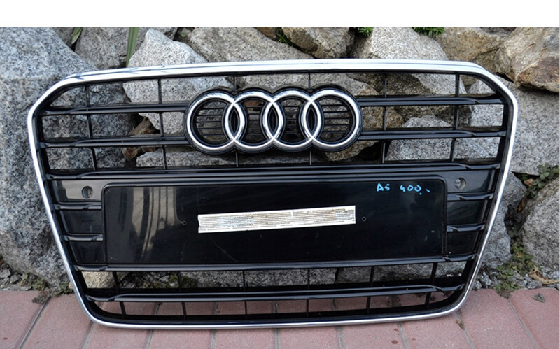 Решітка радіатора 8T0853651G   Audi A5