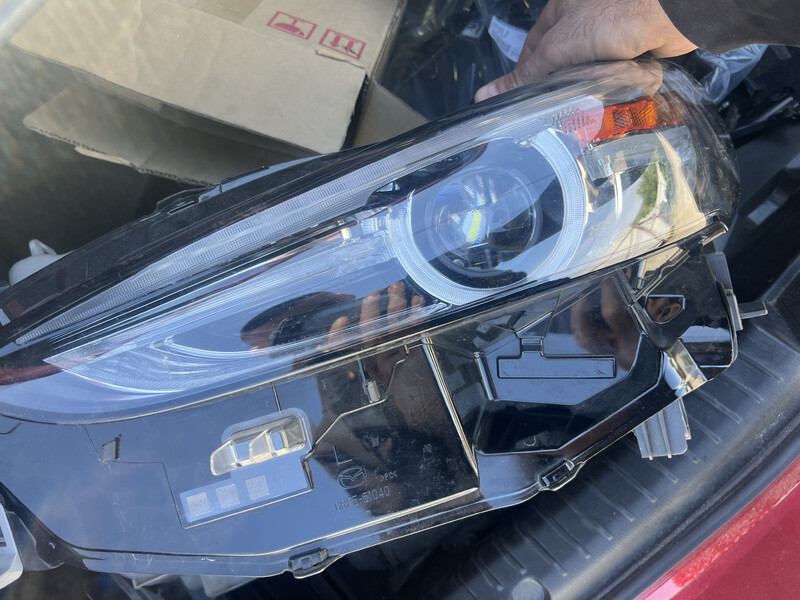 Фара передняя Mazda 6 2018 г.  2.5 л бензин