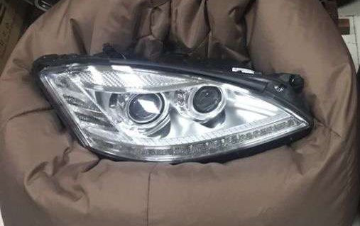 Фара передняя правая Mercedes S-Class 221 2010 г.  5.5 л бензин Киев