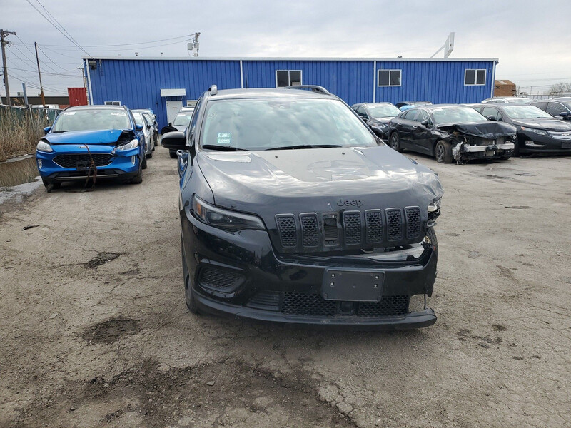 Крыло переднее левое Jeep Cherokee 2021 г.  2.4 л бензин Киев