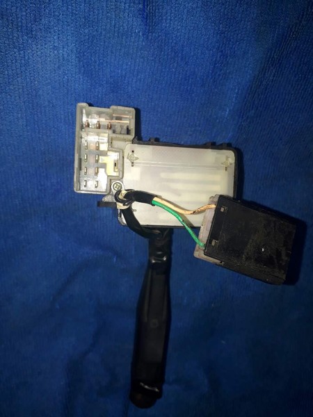 Перекдючатель поворот/свет фар Nissan Bluebird  1995 2.0 Бензин Черкассы