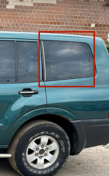 Заднее стекло форточка Mitsubishi Pajero Wagon  2005 3.2 Дизель Хмельницкий