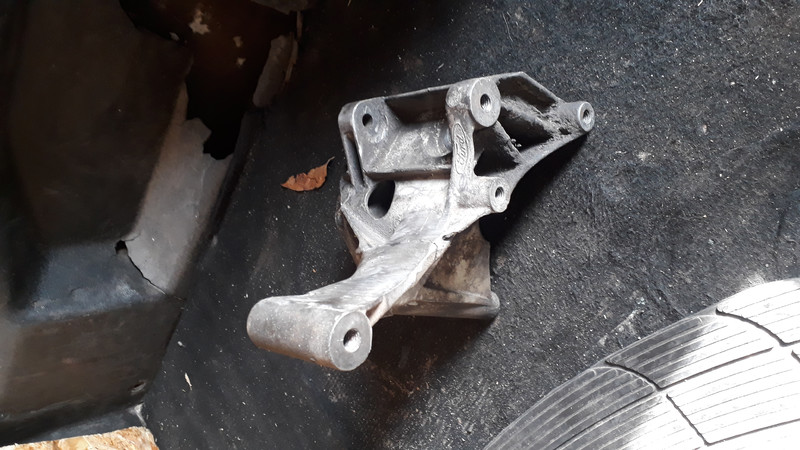 Кронштейн генератора Ford Courier RTK 1998 1.8 Дизель 