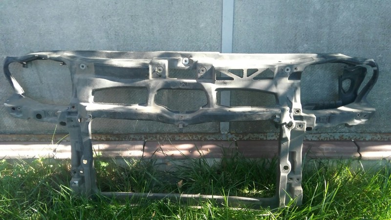 Телевизор Volkswagen Golf хэтчбек 2003 г.  2.0 л бензин Ровно