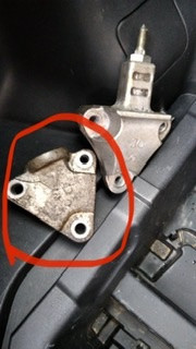 Кронштейн акпп Nissan Juke  2013 1.6 Бензин 