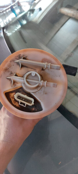 Паливний насос у зборі Z605-13-35XG   Mazda 3