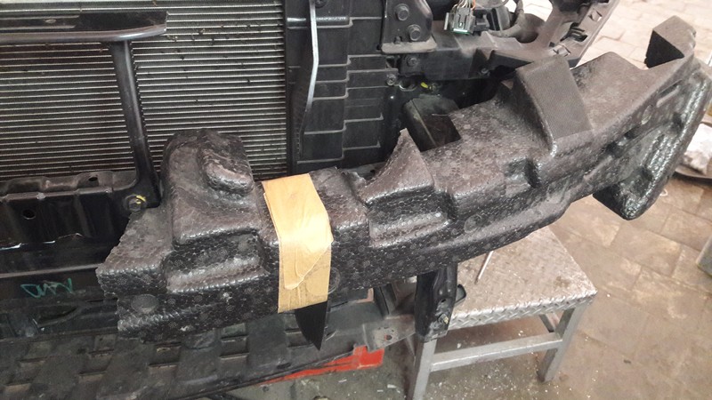 Абсорбер бампера пенопластовый Hyundai i30  2013 хэтчбек 1.4 Бензин Киев