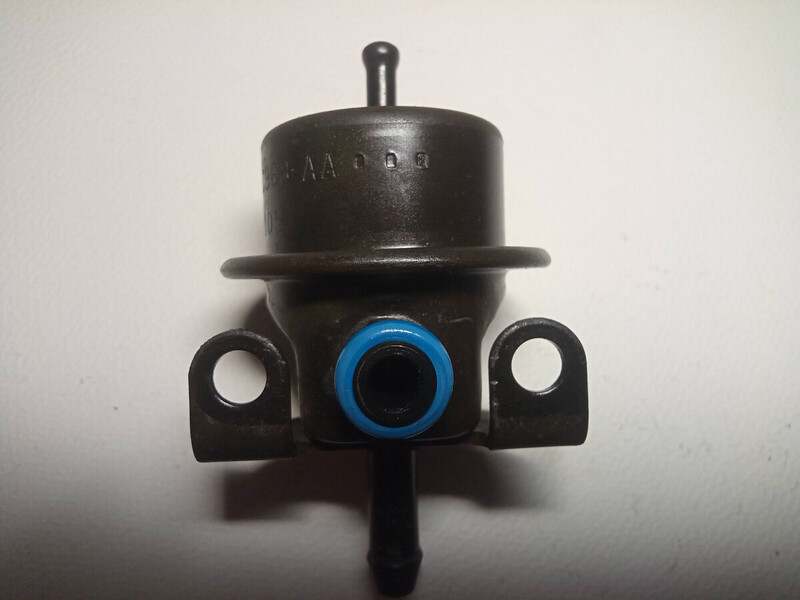 Fuel pressure regulator Ford Escort  1998 