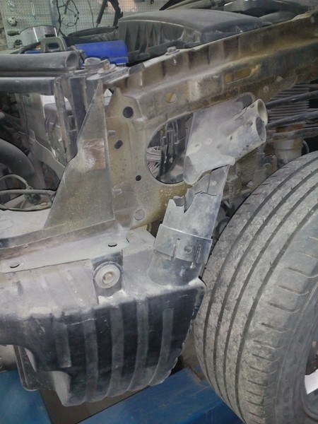 Патрубок воздухозаборника Ford Mondeo 3  2001 2.0 Бензин Чернигов