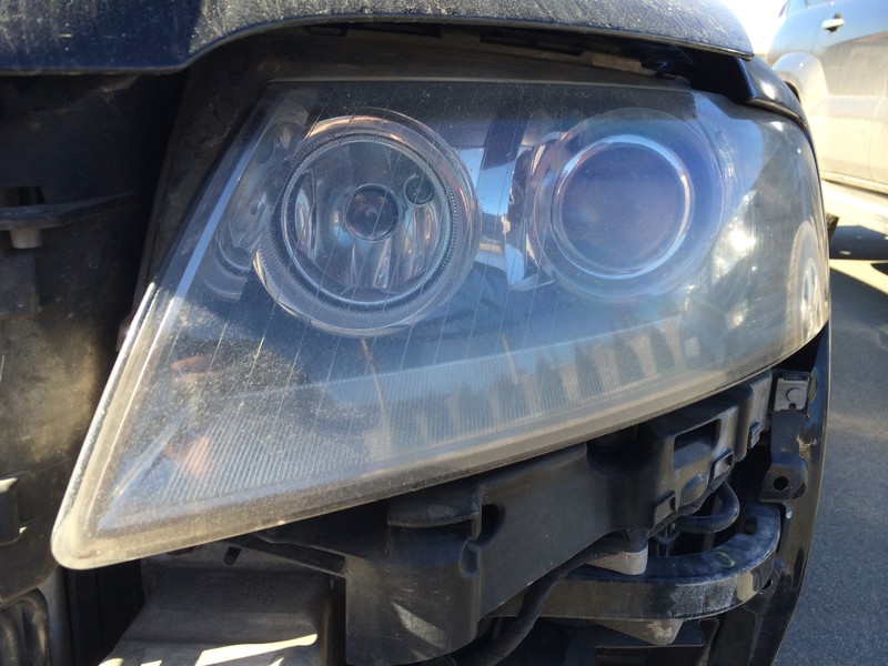 Фара передняя правая Audi A8 D3 2006 г.  3.0 л дизель Ровно