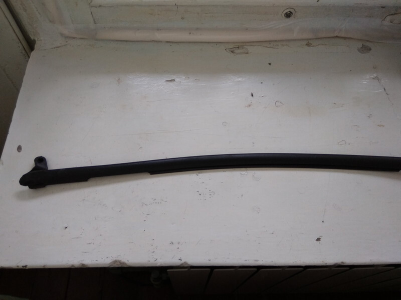 Уплотнитель двери Renault Scenic 3 универсал 2011 г.  2.0 л бензин Бердичев