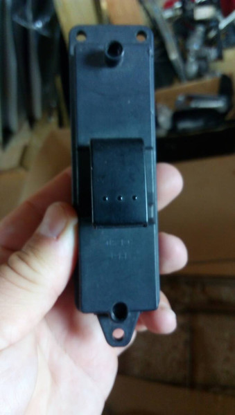 Кнопка склоподьемн, задня правая Mazda 6  2006 1.8 Бензин Львов