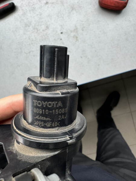 Клапан Toyota Venza  2022 2.5 Гибрид 