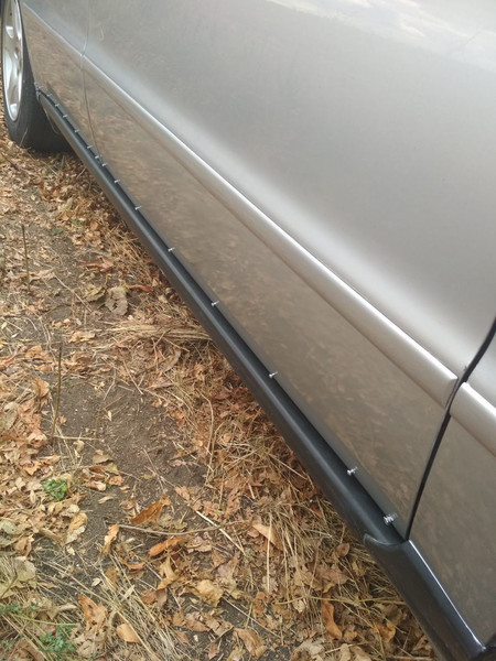 Молдинг двери Audi A4 B5 универсал 1997 г.  1.8 л бензин Кременчуг