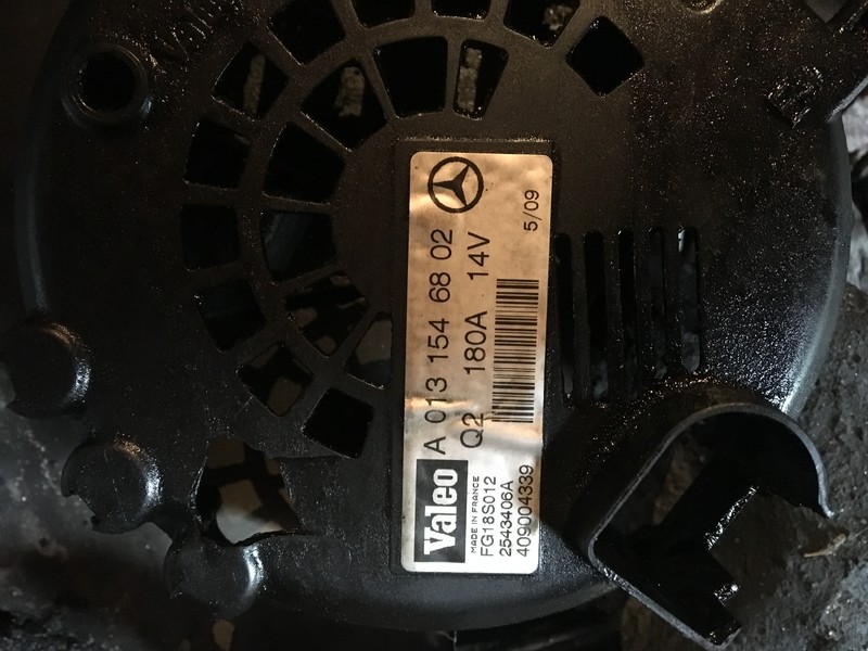 Генератор A0131546802   Mercedes E-Class