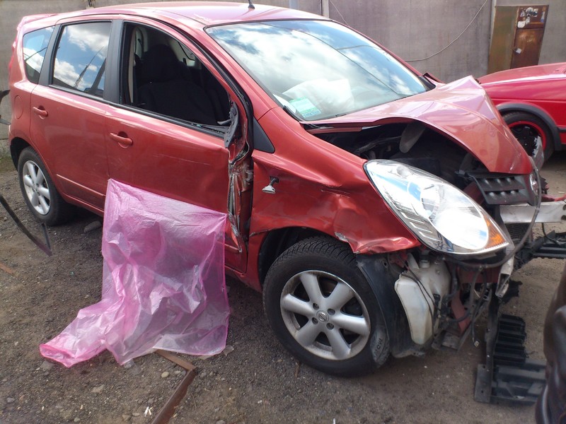 Дверь передняя Nissan Note E11 хэтчбек 2007 г.  1.6 л бензин Киев