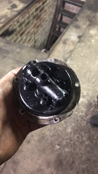 Перепускные клапана корпуса топливного фильтра Volkswagen Caddy 3  2008 2.0 Дизель Харьков