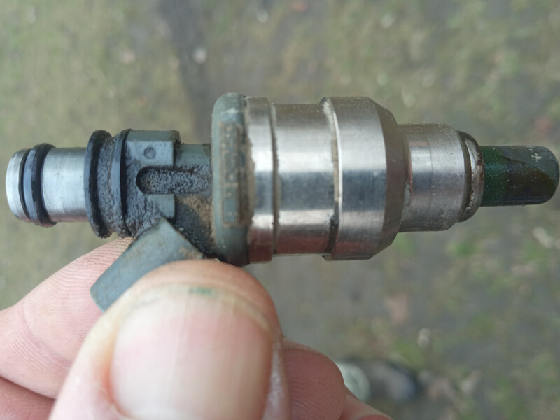 Форсунка Mazda 323  1992 1.5 Бензин 