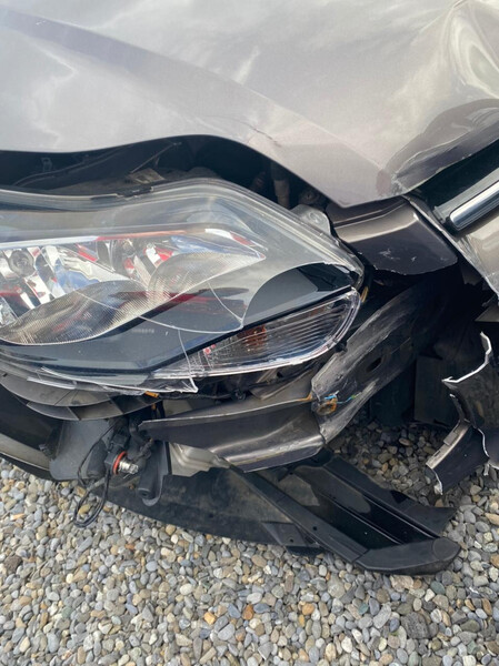 Фара передняя Ford Focus 3 универсал 2012 г.  1.6 л бензин Ровно