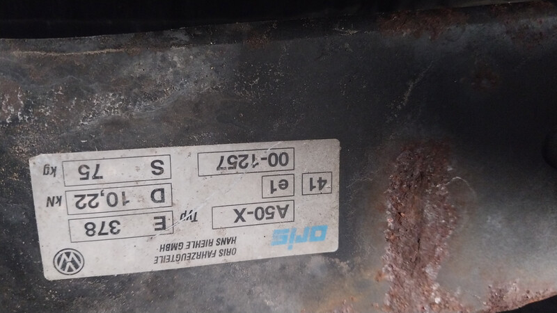 Крюк фаркопа Volkswagen Tiguan  2009 универсал 1.6 Бензин 