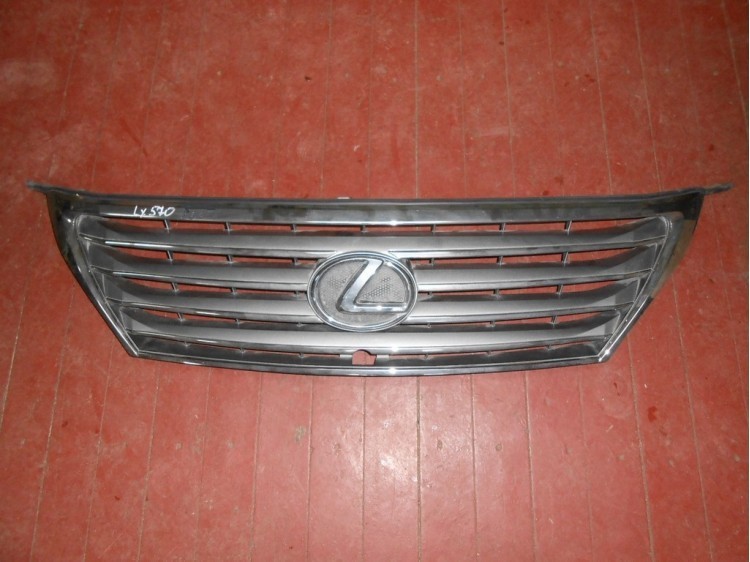 Решетка радиатора с эмблемой до ресталинг Lexus LX  2011 5.7 Бензин 