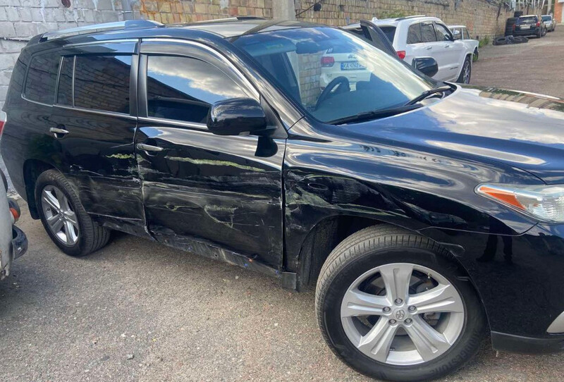 Дверь передняя правая Toyota Highlander  2013 Киев