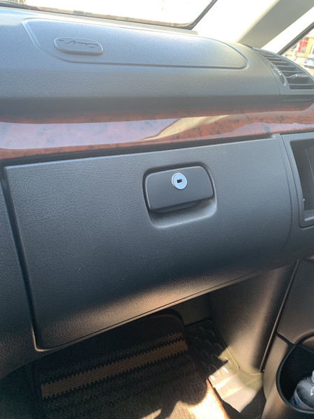 Бардачок Mercedes-Benz Vito  2014 2.4 Бензин Полтава