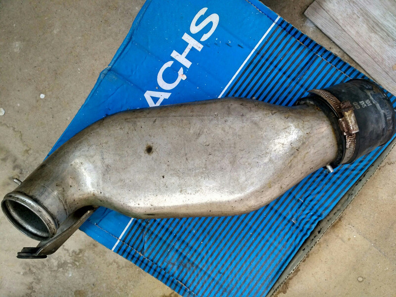 Трубка обратки турбіни 06A145894C   Volkswagen Golf