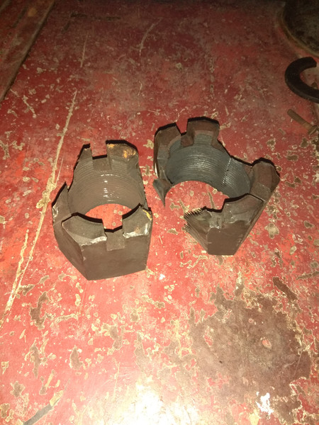 Гайка стяжки балансира МАЗ 64229 1995 р.  2.3 л Красноград