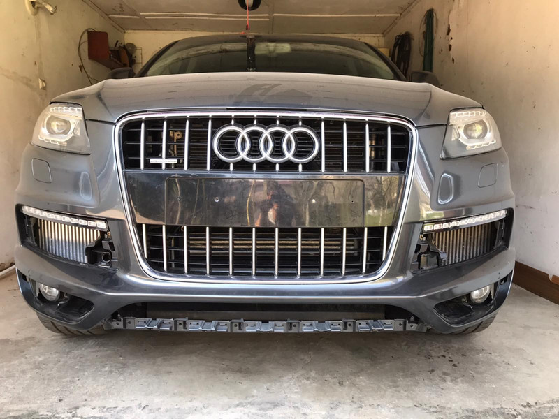 Решетки в бампер Audi Q7 2011 г.  3.0 л дизель Киев