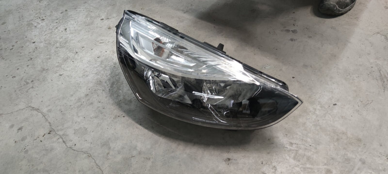 Фара права Renault Clio хэтчбек 2017 г.  1.5 л дизель