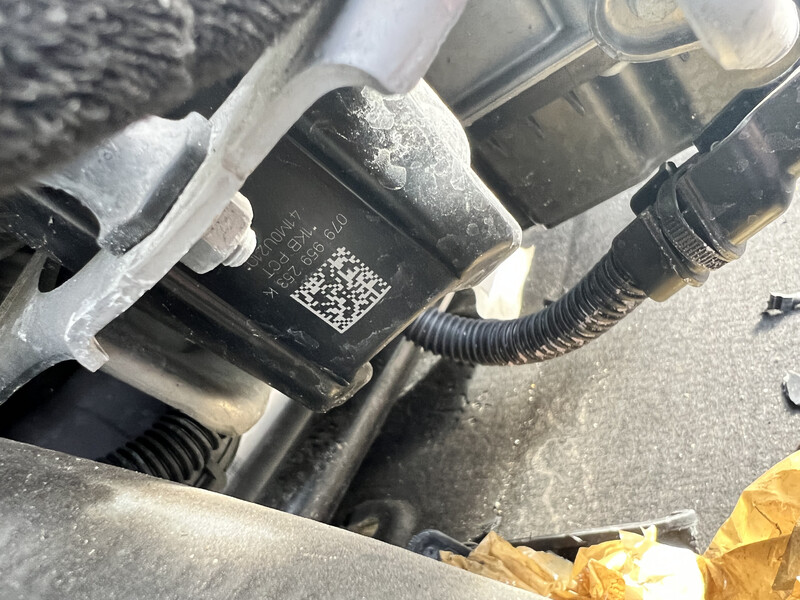 Водяной насос Audi Q7  2021 универсал 2.0 Бензин 