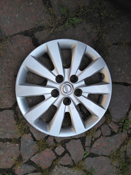 Колпак колесный Nissan Leaf хэтчбек 2013 г.  Ровно