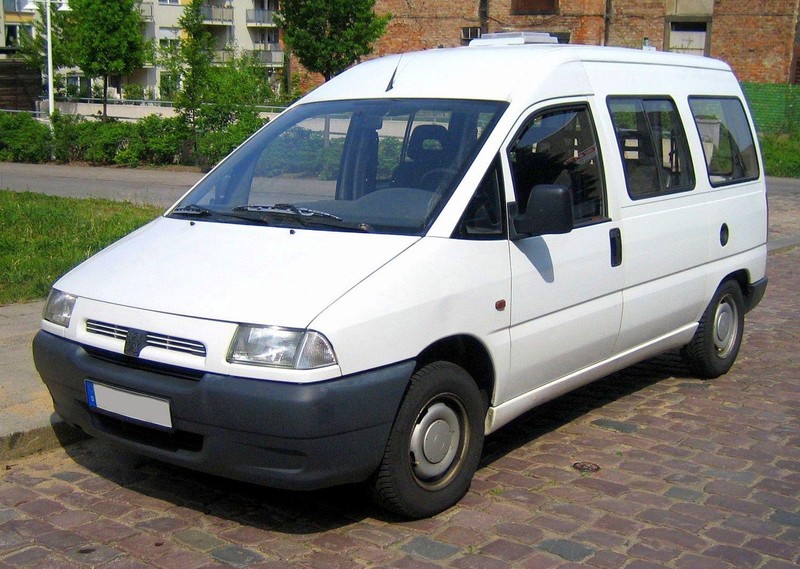 Капот Peugeot Expert  2006 2.0 Дизель Ровно