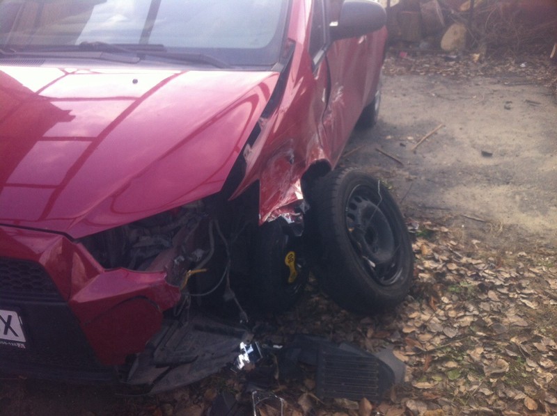 Бампер передний голый Mitsubishi Colt  2009 хэтчбек 1.3 Бензин Киев