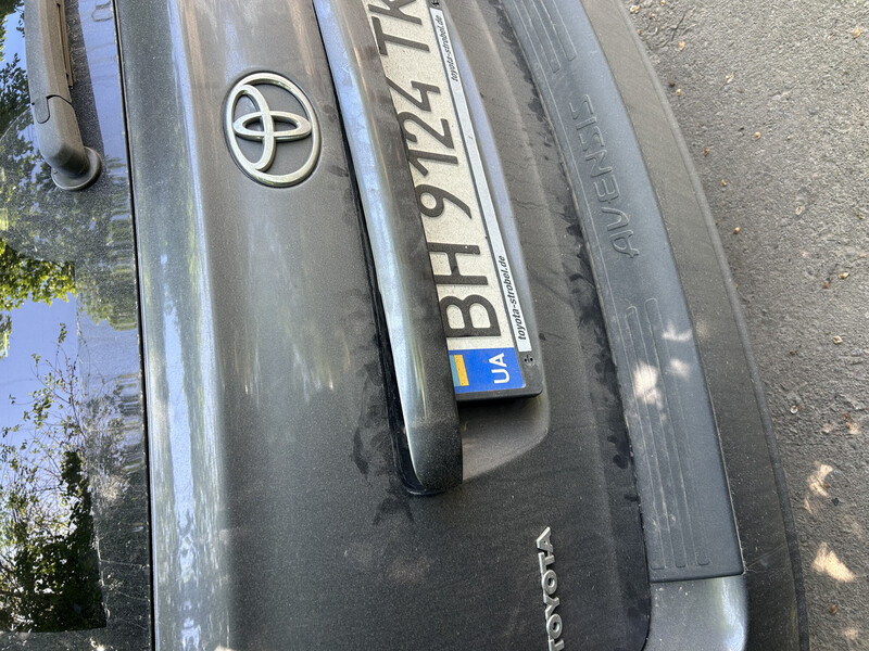 Накладка дверей багажника Toyota Avensis  2008 універсал 2.2 Дизель Одеса