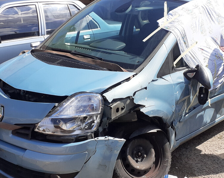 Левая дверь Renault Modus хетчбек 2009 р.  1.5 л дизель Рівне