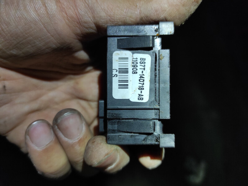 Перемикач обігріву та вентиляції сидінь Ford Mondeo 4  2011 