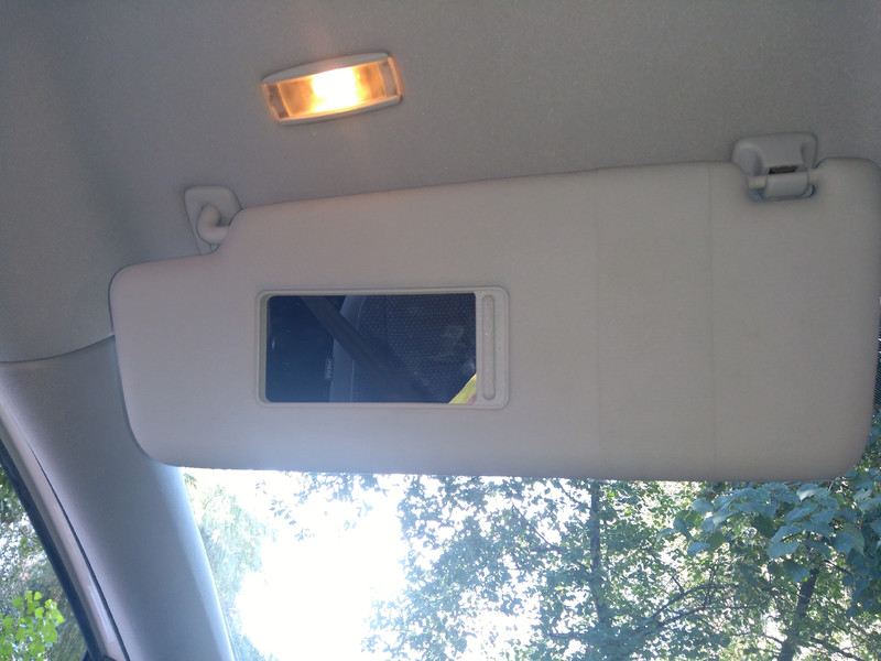 Солнцезащитный козырек Volkswagen Touran  2013 2.0 Дизель Житомир