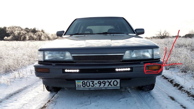 Стекло поворотника В Бампер Toyota Camry универсал 1989 г.  1.8 л бензин Днепропетровск