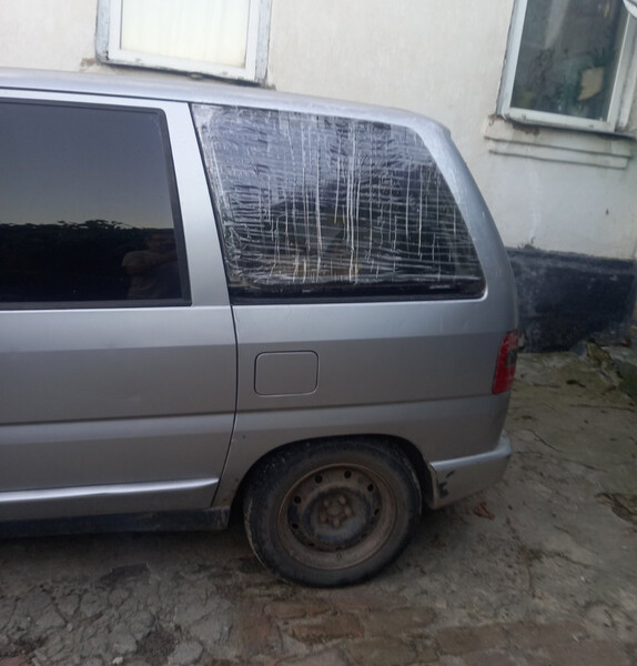 Скло бокове заднє Citroen Evasion  1996 универсал 1.9 Дизель Глухов