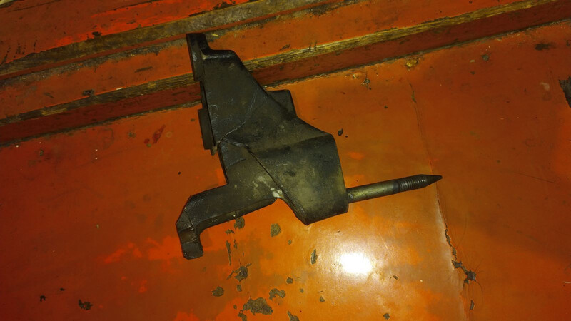 Кронштейн левой подушки Chevrolet Aveo  2012 1.5 Бензин Запорожье