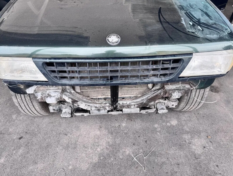 Решетка радиатора в сборе Opel Frontera A  1993 2.2 Дизель Киев