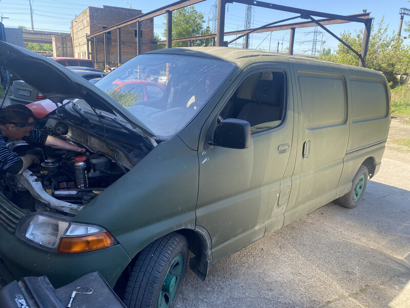 Фаркоп Toyota Hiace универсал 2002 г.  2.5 л дизель Днепр