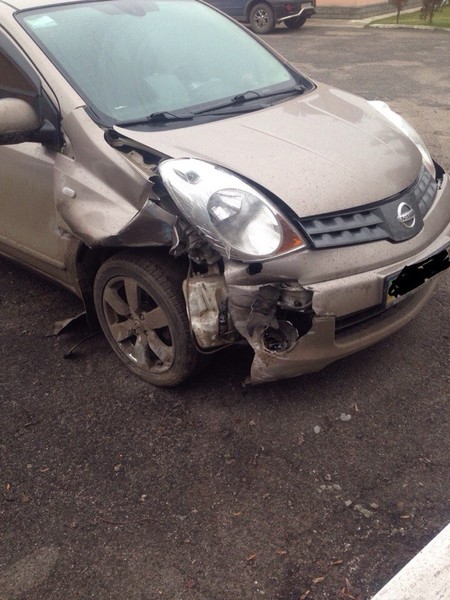 Бампер передний Nissan Note E11 2008 г.  1.6 л бензин Кировоград