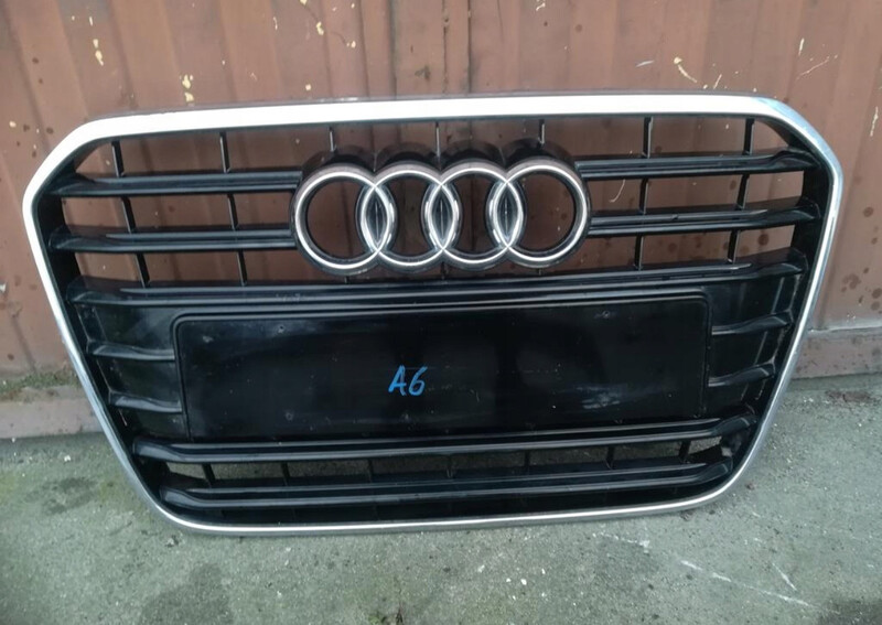 Решетка бампера центральная (гріль) Audi A6 C7  2012 3.0 Дизель Луцк