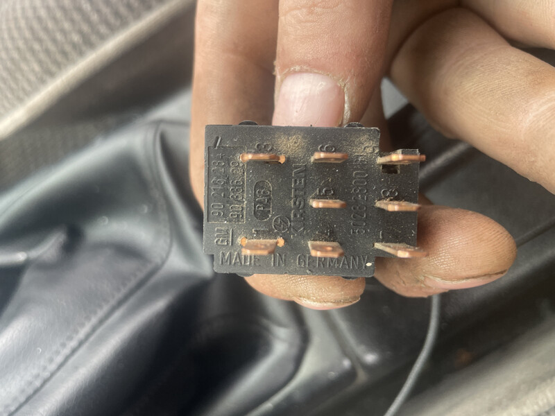 Кнопка аварійки Opel Omega B  1998 2.0 Бензин Чернівці