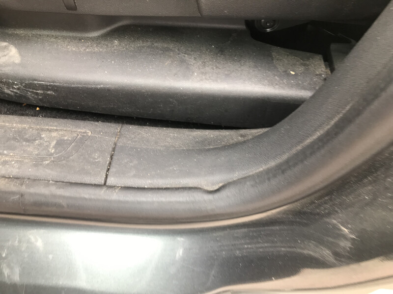 Уплотнитель двери Citroen Grand C4 Picasso универсал 2015 г.  2.0 л дизель Стрый