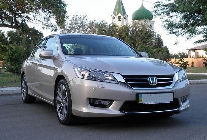 Стекло в заднюю правую дверь. Honda Accord 9 2013 р.  2.4 л бензин Краматорськ