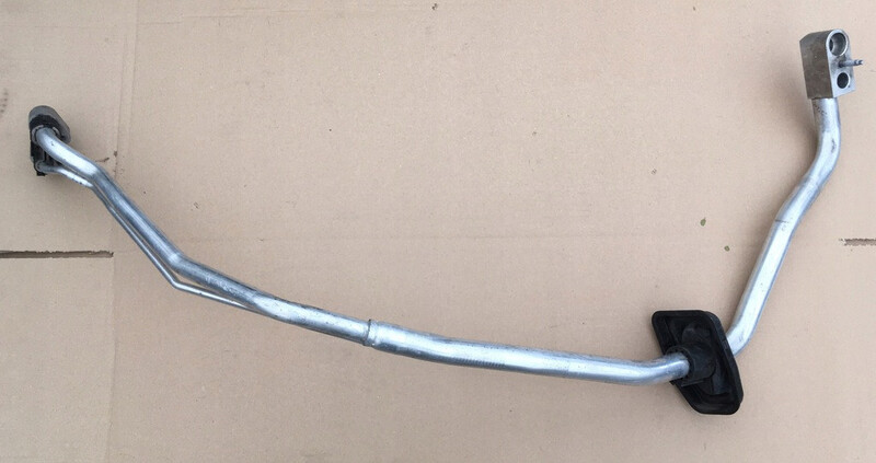 Трубка кондиционера Audi A4 B9 2017 г.  2.0 л бензин